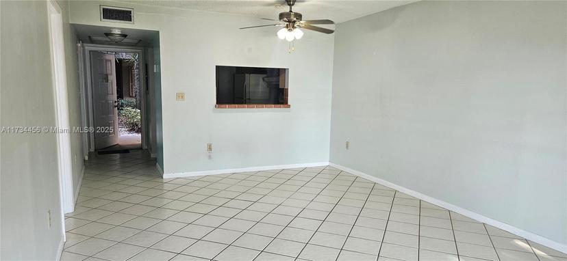 Picture of 1001 Colony Point Cir # 118, Pembroke Pines FL 33026
