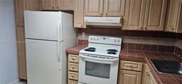 Picture of 1001 Colony Point Cir # 118, Pembroke Pines, FL 33026