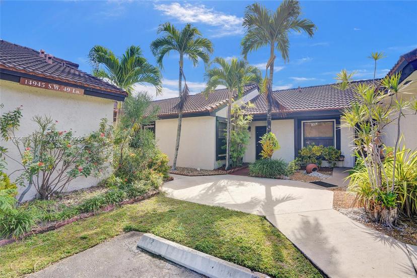 Picture of 14945 SW 49Th Ln # 6G, Miami FL 33185