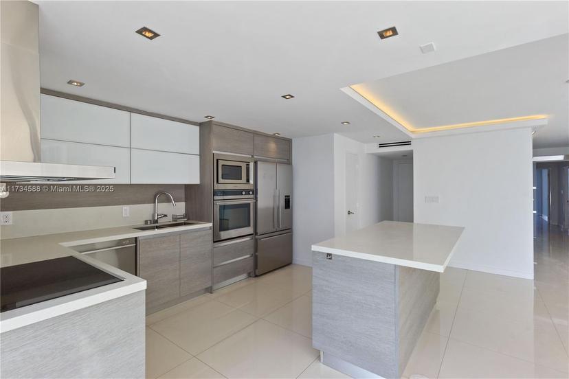 Picture of 881 Ocean Dr # 18F, Key Biscayne FL 33149