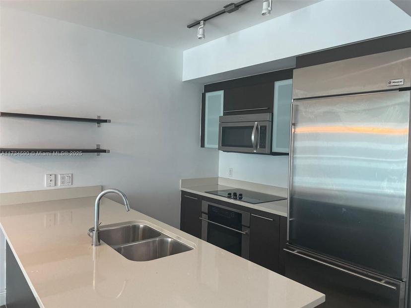 Picture of 500 Brickell Ave # 1906, Miami FL 33131