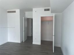 Picture of 500 Brickell Ave # 1906, Miami, FL 33131