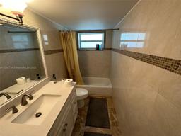 Picture of 1680 NE 191St St # 2, Miami, FL 33179