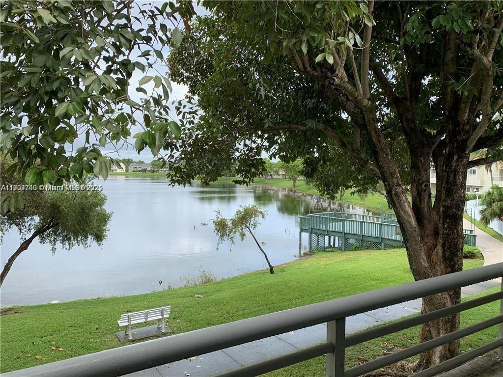 Picture of 3401 NW 44Th St # 204, Oakland Park, FL 33309