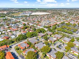 Picture of 9732 Hammocks Blvd # 17, Miami, FL 33196