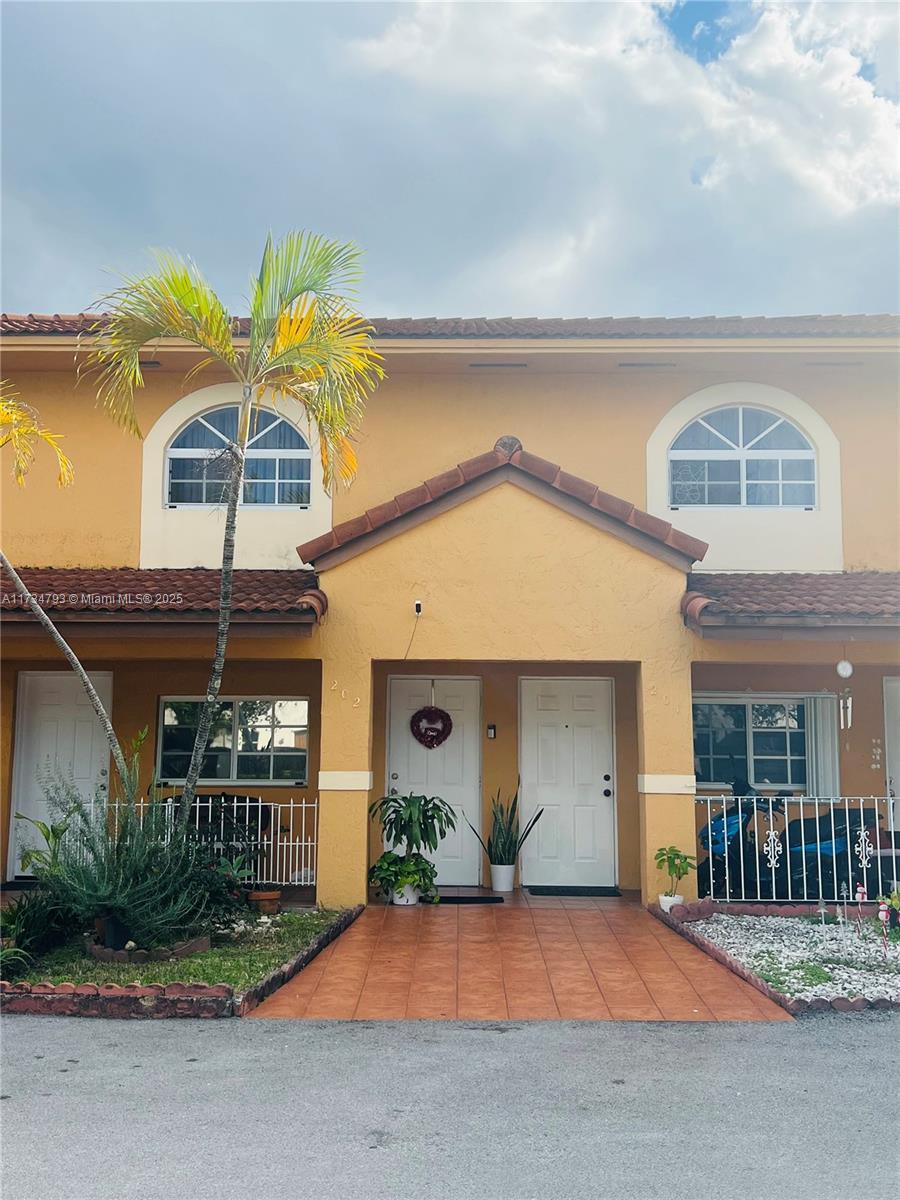 Picture of 3530 W 80Th St # 202, Hialeah, FL 33018