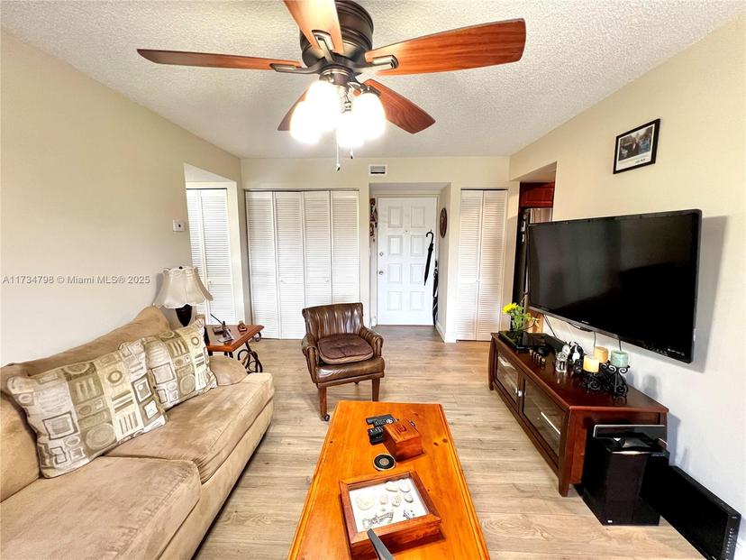 Picture of 6305 Gage Pl # 307, Miami Lakes FL 33014