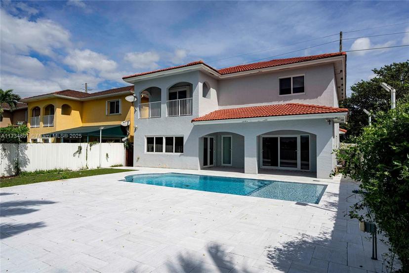 Picture of 13700 SW 127Th Ct, Miami FL 33186