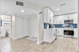 Picture of 2760 S Carambola Cir S # 1935, Coconut Creek, FL 33066