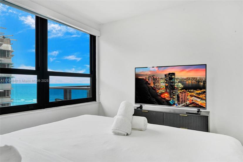 Picture of 5225 Collins Ave # 1606, Miami Beach FL 33140