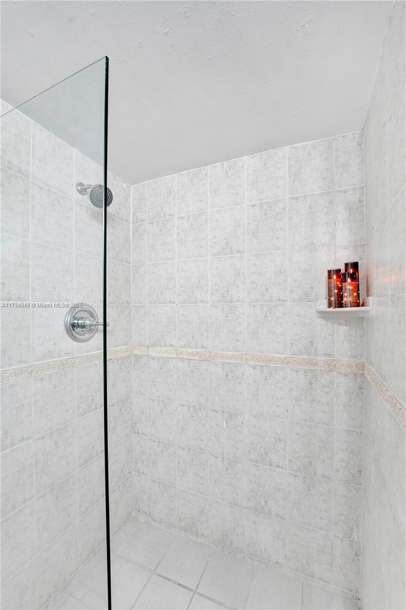 Picture of 5225 Collins Ave # 1606, Miami Beach FL 33140