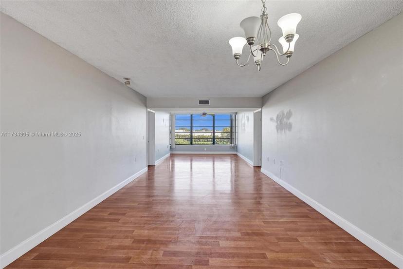 Picture of 1508 Whitehall Dr # 305, Davie FL 33324