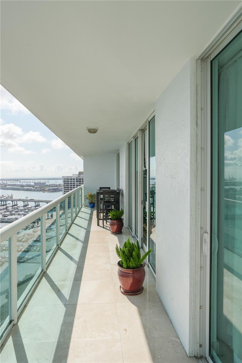 Picture of 1800 N Bayshore Dr # 4007, Miami FL 33132