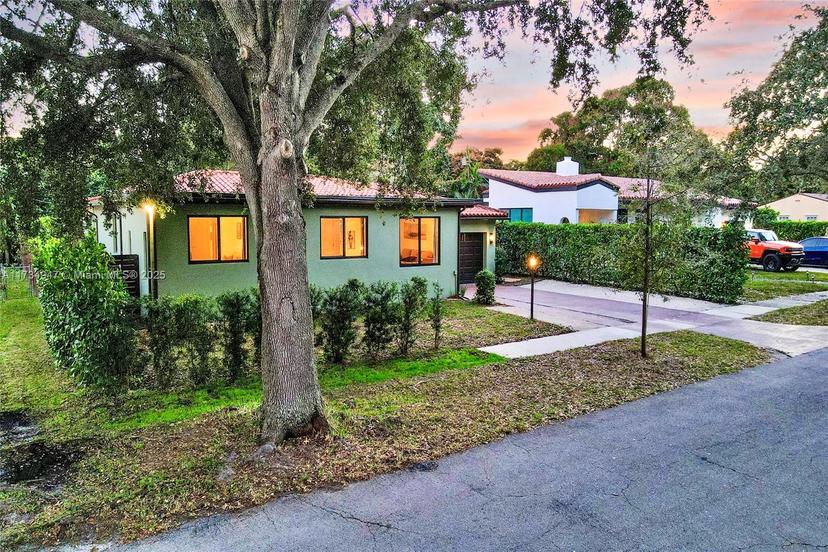 Picture of 156 NW 90Th St, El Portal FL 33150