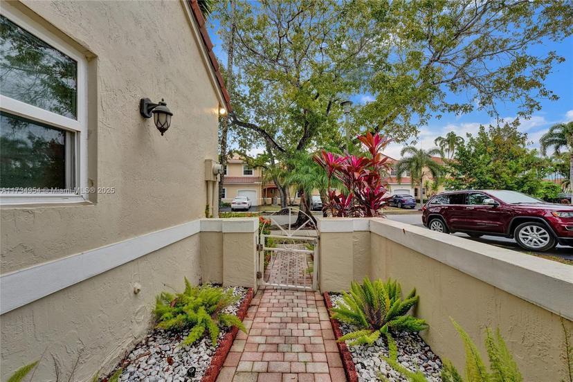 Picture of 18060 SW 11Th Ct, Pembroke Pines FL 33029