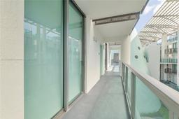 Picture of 6000 Collins Ave # 527, Miami Beach, FL 33140
