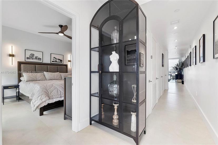 Picture of 6000 Collins Ave # 527, Miami Beach FL 33140