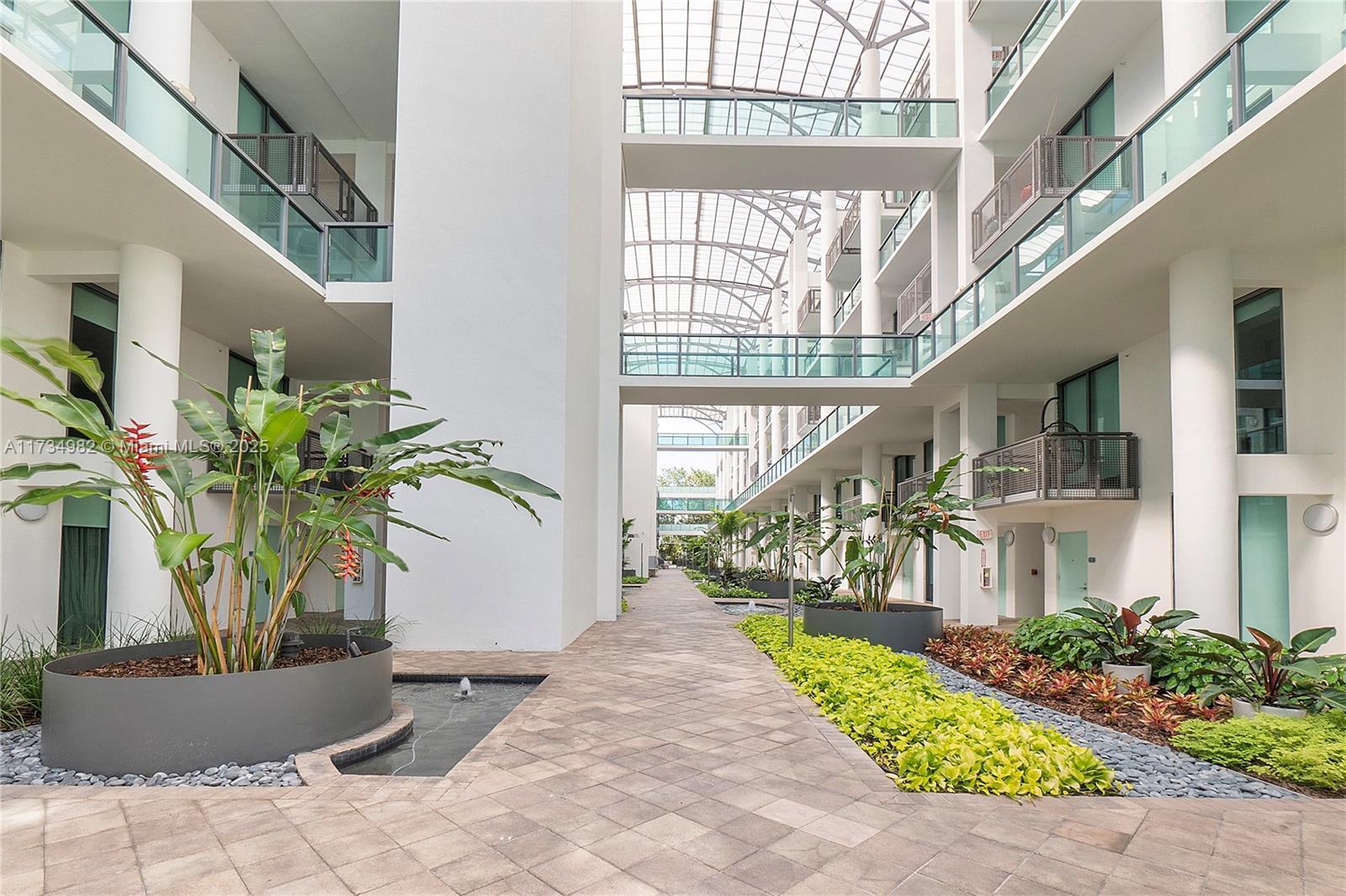Picture of 6000 Collins Ave # 527, Miami Beach, FL 33140