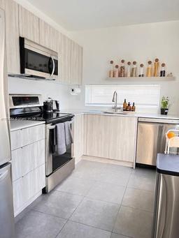 Picture of 628 NW 5Th Ave, Hallandale Beach, FL 33009