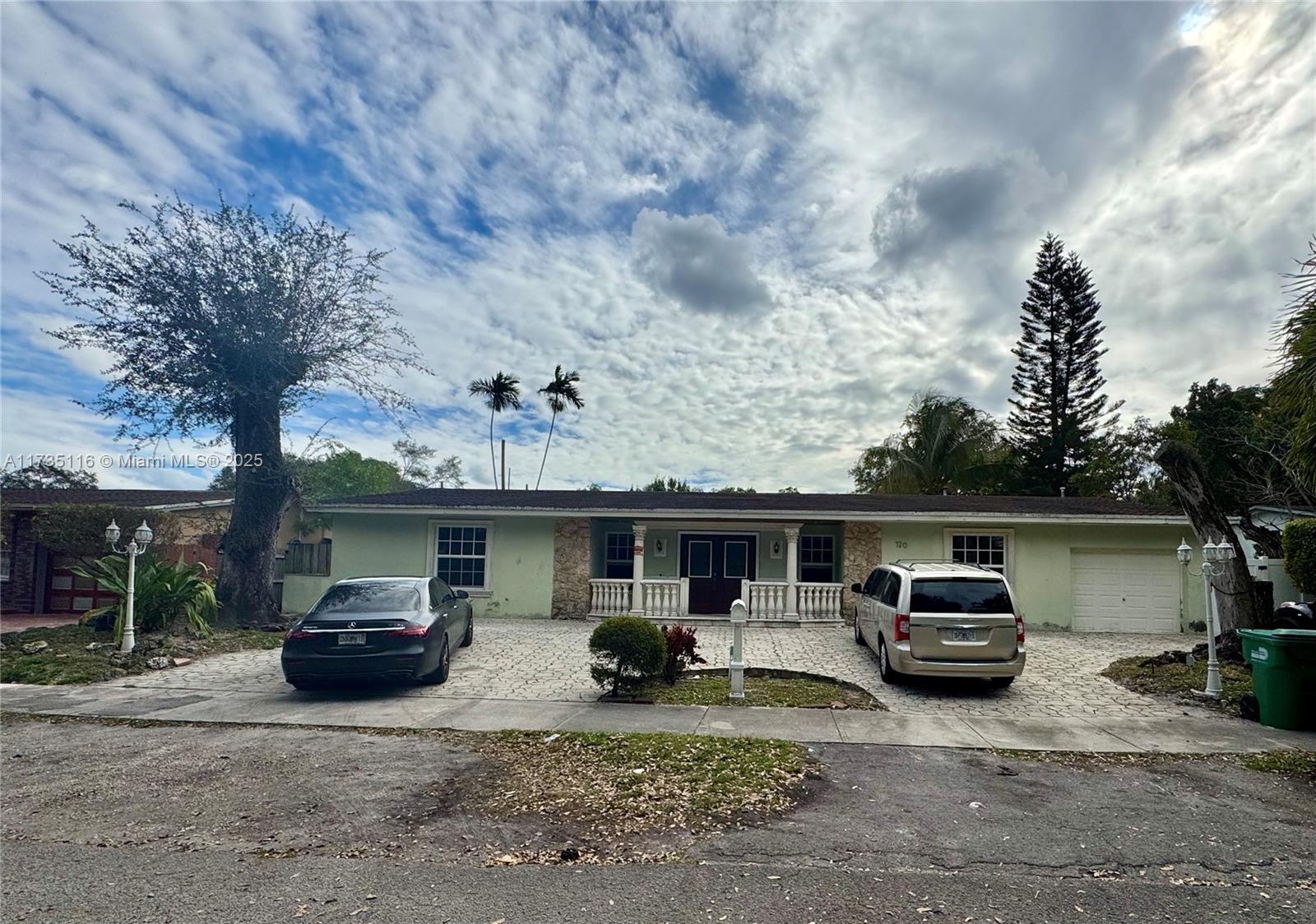 Picture of 720 NE 155Th St, Miami, FL 33162