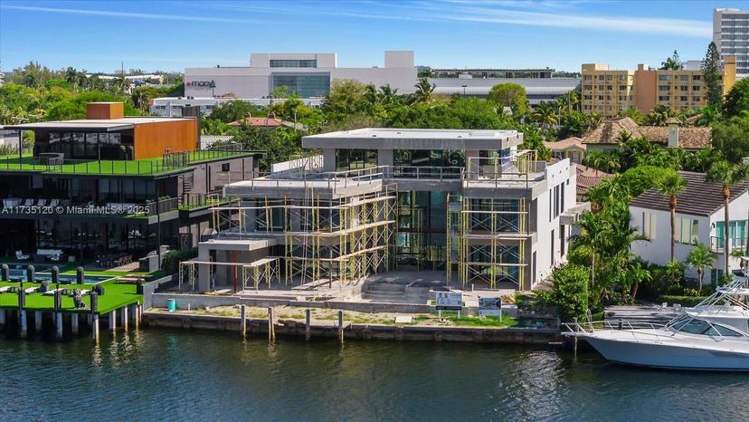 Picture of 725 Middle River Dr, Fort Lauderdale FL 33304
