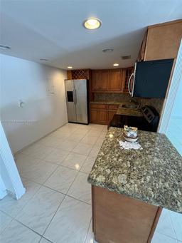 Picture of 1420 Brickell Bay Dr # 306D, Miami, FL 33131