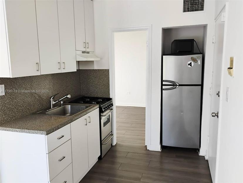 Picture of 1555 Pennsylvania Ave # 202, Miami Beach FL 33139