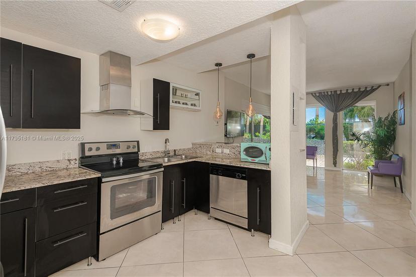 Picture of 11111 Biscayne Blvd # 1G, Miami FL 33181