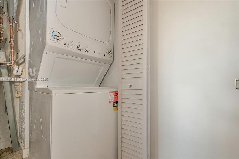 Picture of 11111 Biscayne Blvd # 1G, Miami FL 33181