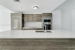Picture of 460 NE 28Th St # 3803, Miami, FL 33137