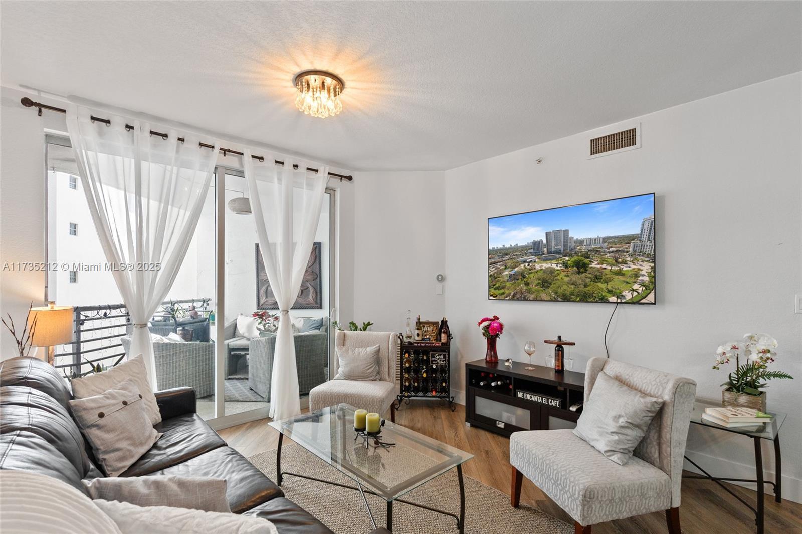 Picture of 1830 Radius Dr # 820, Hollywood, FL 33020