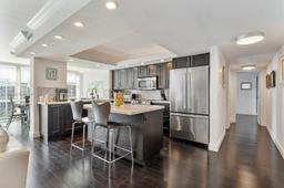 Picture of 800 Parkview Dr # 1014, Hallandale Beach, FL 33009