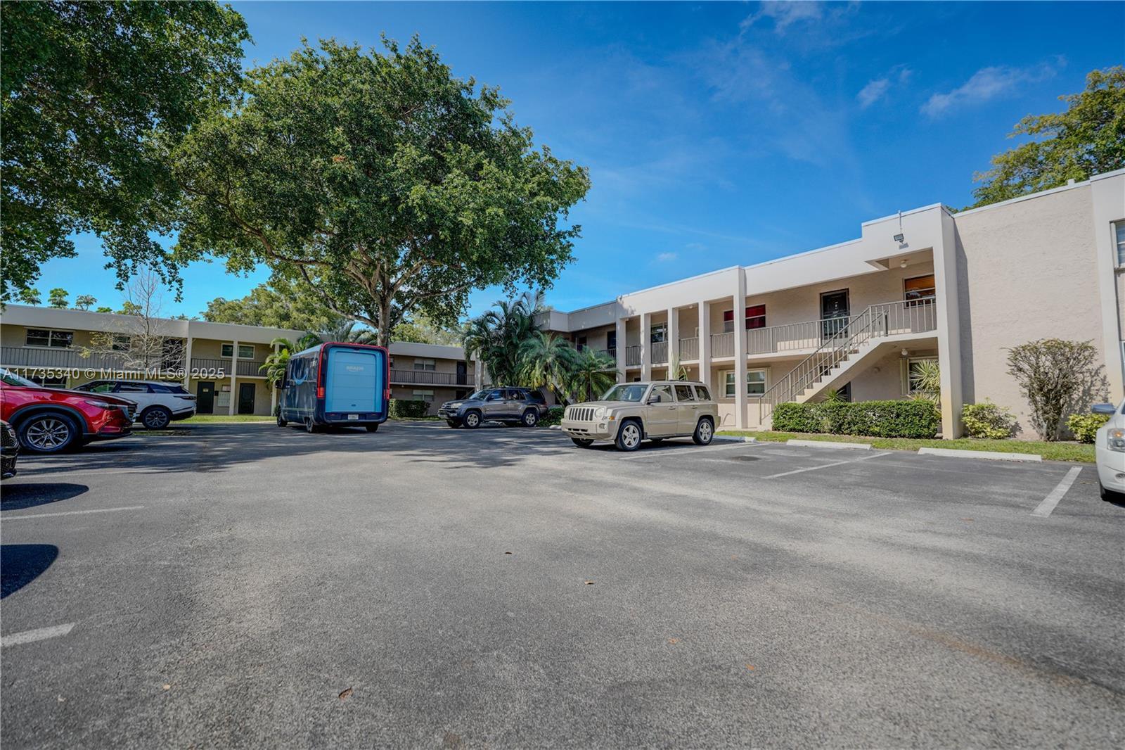 Picture of 8521 Old Country Mnr # 529, Davie, FL 33328