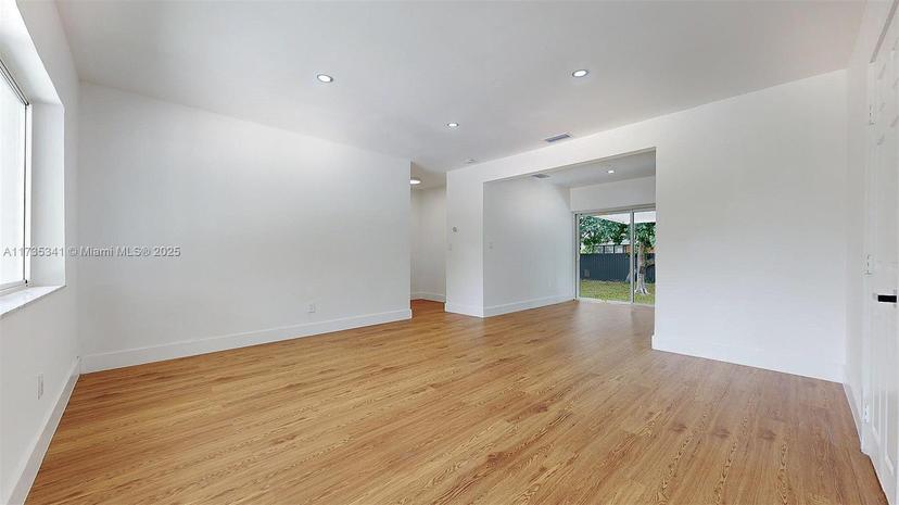 Picture of 870 NE 157 Terr, North Miami Beach FL 33162