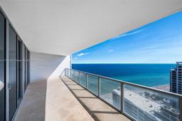 Picture of 3101 S Ocean Dr # 2703, Hollywood, FL 33019