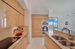 Picture of 50 S Pointe Dr # 1704, Miami Beach, FL 33139