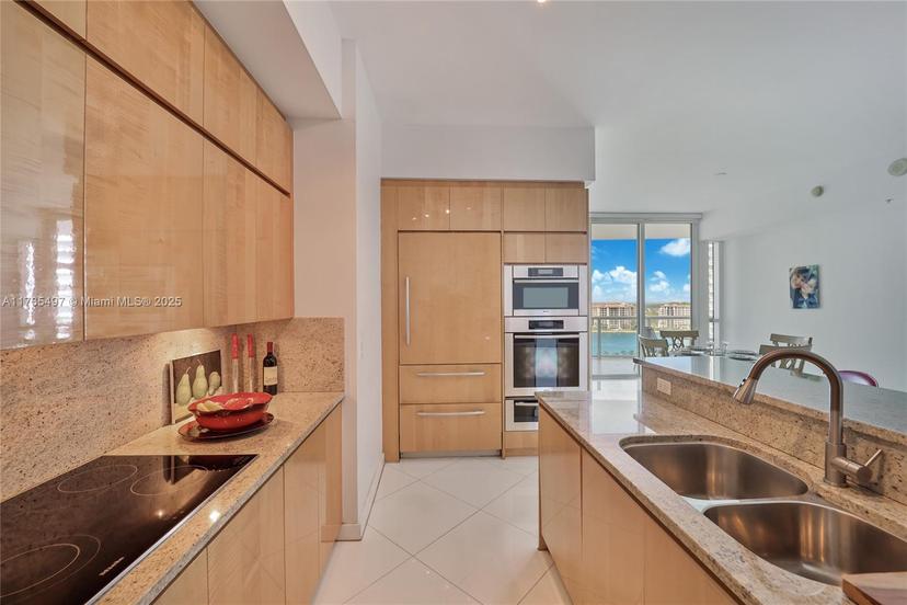 Picture of 50 S Pointe Dr # 1704, Miami Beach FL 33139