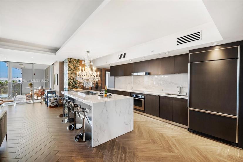Picture of 2155 Washington Ct # 506, Miami Beach FL 33139