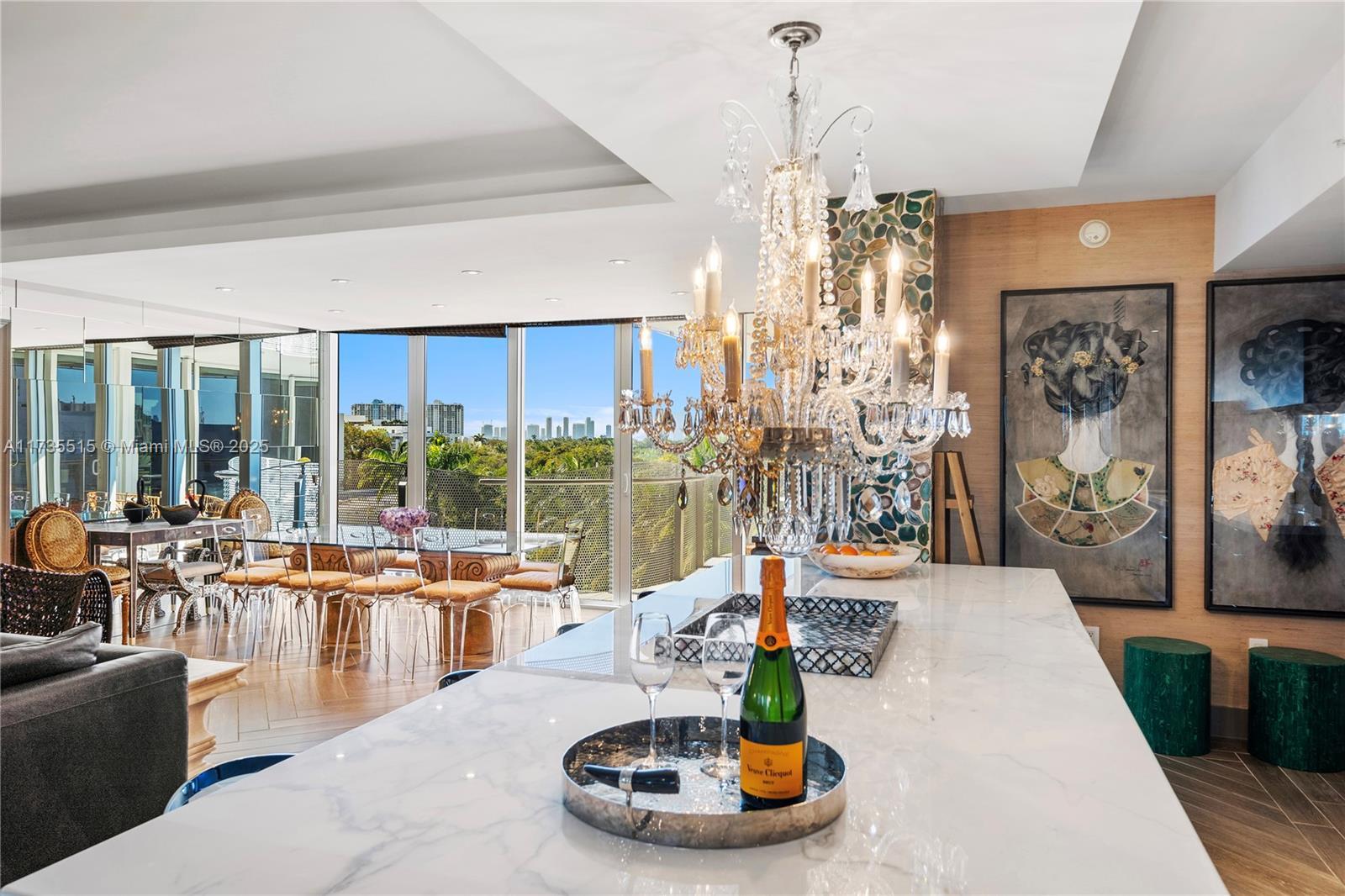 Picture of 2155 Washington Ct # 506, Miami Beach, FL 33139