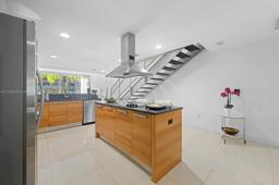 Picture of 2950 NE 188Th St # 121, Aventura, FL 33180