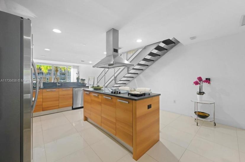 Picture of 2950 NE 188Th St # 121, Aventura FL 33180