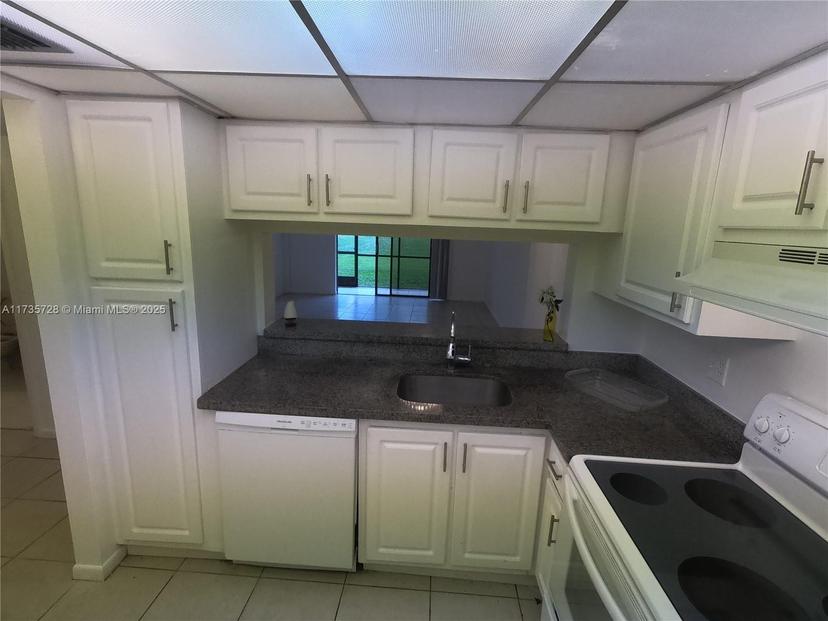 Picture of 6575 W Oakland Park Blvd # 114, Lauderhill FL 33313