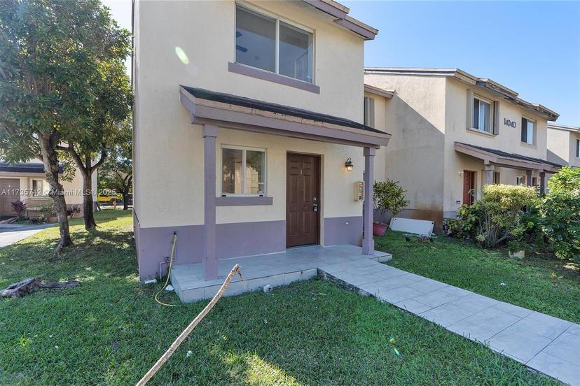 Picture of 14040 NE 3Rd Ct # 1, Miami FL 33161