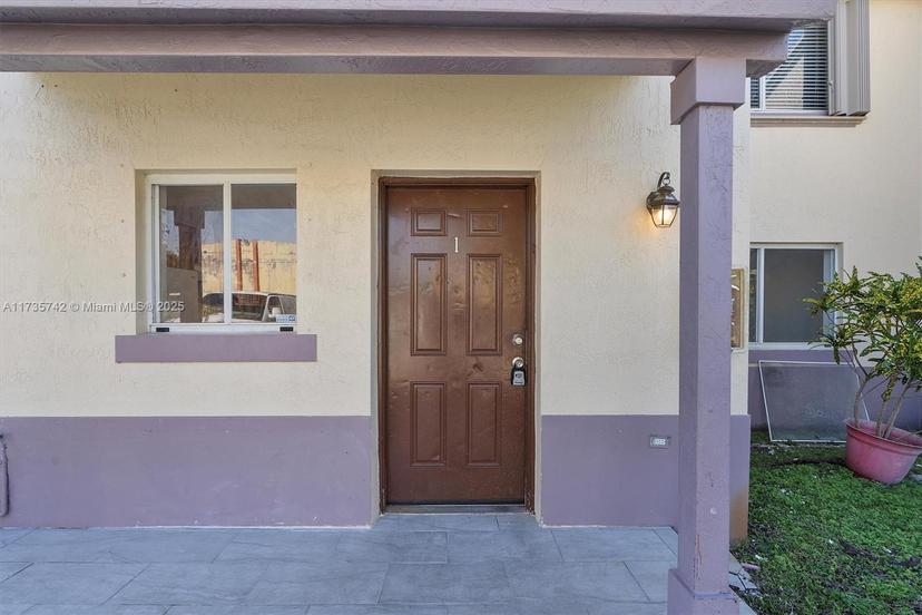 Picture of 14040 NE 3Rd Ct # 1, Miami FL 33161