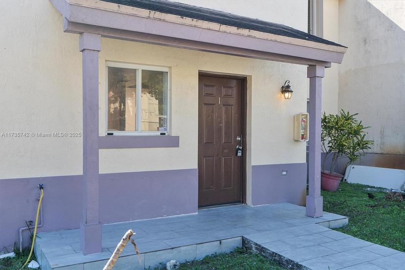 Picture of 14040 NE 3Rd Ct # 1, Miami FL 33161
