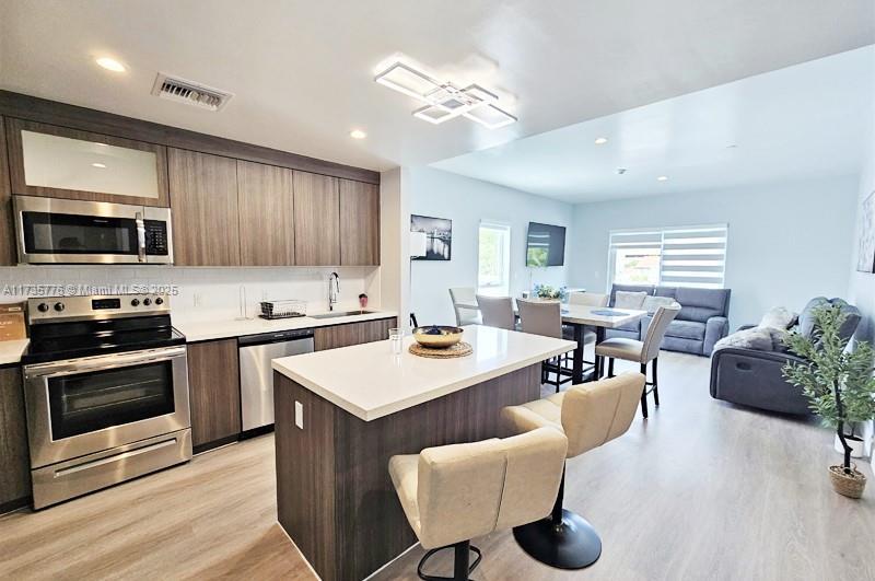 Picture of 1938 Jackson St # 202, Hollywood FL 33020