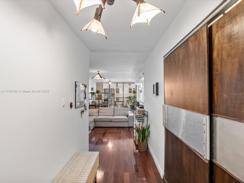 Picture of 2655 Collins Ave # 510, Miami Beach FL 33140