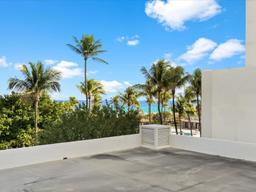 Picture of 2655 Collins Ave # 510, Miami Beach, FL 33140