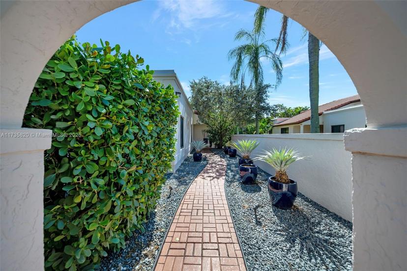 Picture of 9324 NW 50Th Doral Cir # 9324, Doral FL 33178