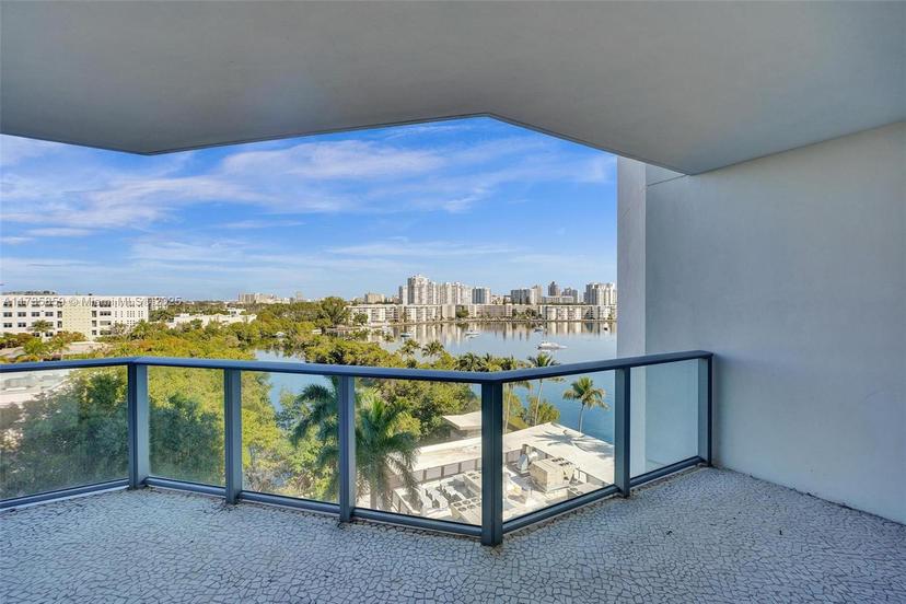 Picture of 17301 Biscayne Blvd # 708, North Miami Beach FL 33160